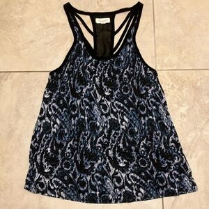 Silence + noise tank